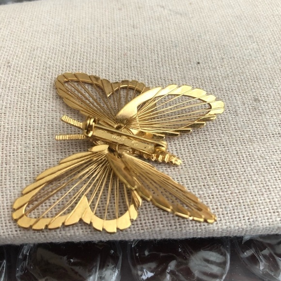 Vintage Signed Monet Butterfly Brooch - Picture 3 of 4